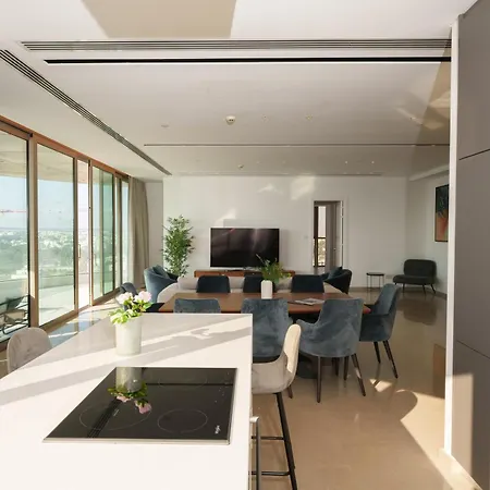 Wealthystays 360 Luxury * ניקוסיה
