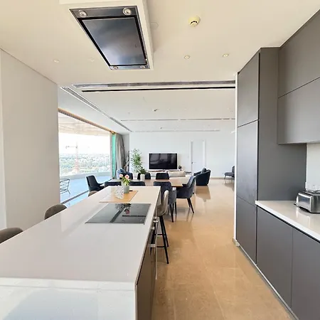 Lägenhet Wealthystays 360 Luxury *