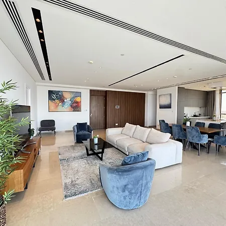 Wealthystays 360 Luxury *