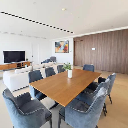Wealthystays 360 Luxury * Nicosia