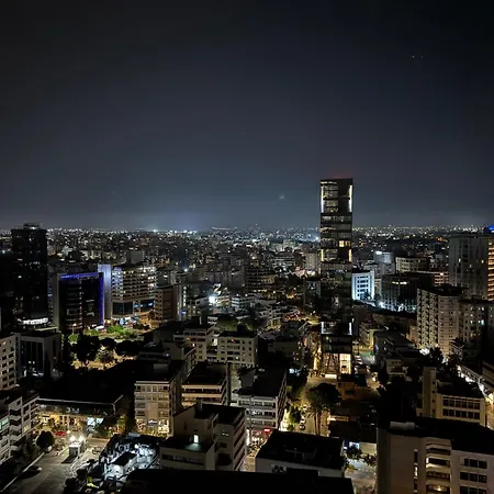 Διαμέρισμα Wealthystays 360 Luxury